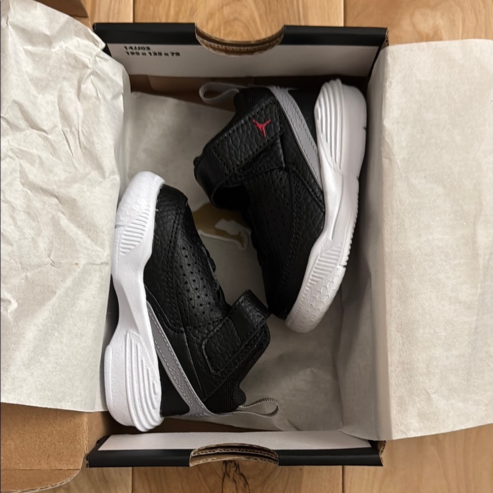 New Baby Jordan Max Aura 5